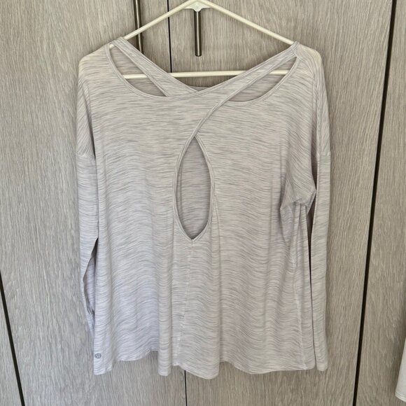 Lululemon Back Into It Long Sleeve in Space Dye / Ice Grey / Alpine White Size 8 - Picture 4 of 7